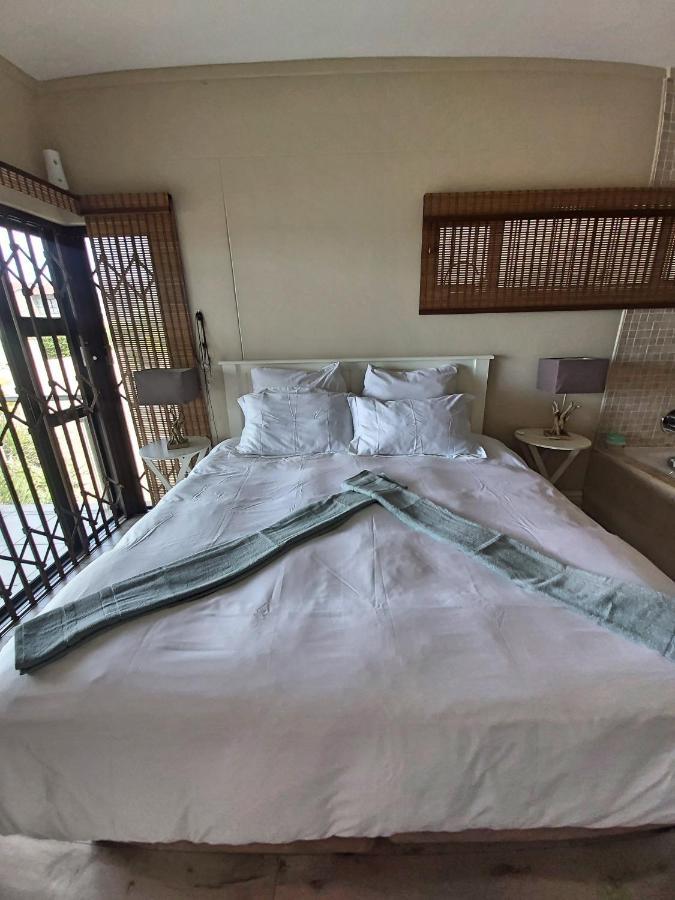 Whale Rock, Modern Beachfront Apartment 마게이트 외부 사진